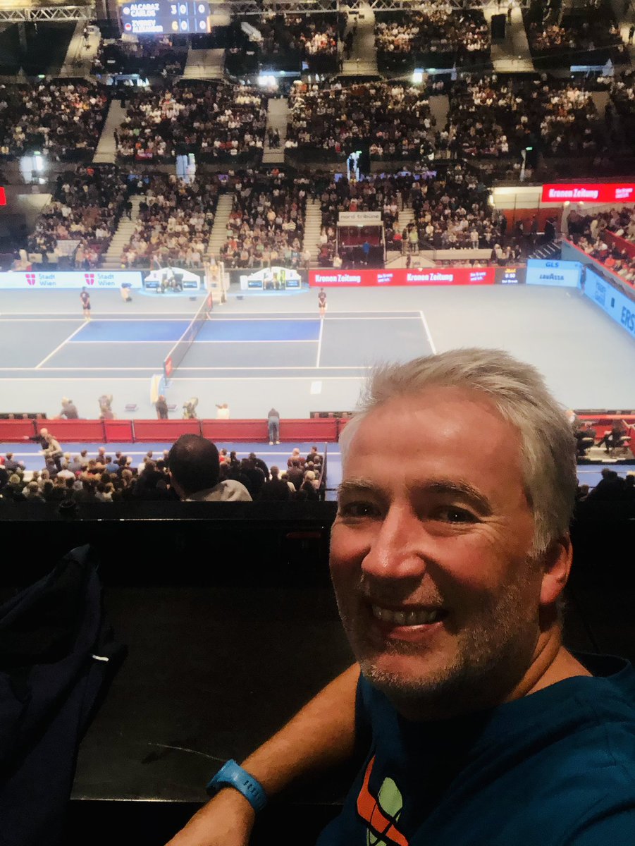 Mein 43. Stadthallenturnier en suite. Von Stan Smith bis Carlos Alcaraz und den Rest der heute so coolen Gang. Nicht einmal Weihnachten war mir gleich oft ein ähnlich feines Fest 😉🎾<a href="/ErsteBankOpen/">Erste Bank Open</a> #tennis #tennislove #sports #fascination #vienna