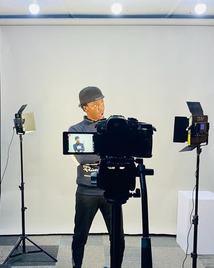 malikofori's tweet photo. contact @WeDoGroupGh for your 
music videos
documentaries
commercials
weddings
funeral coverage
corporate events 
studio/outdoor photography
visual effects
graphic design
motion graphics (2d and 3d animation)

Email - wedogroupltd@gmail.com
Call/WhatsApp- 0548536339 / 0591515595 https://t.co/vfOzdsXD9w