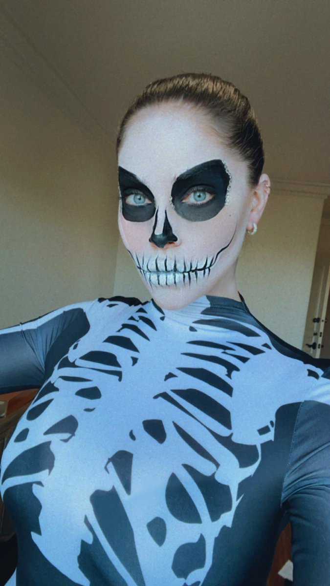 Olivia Pierson tweet media