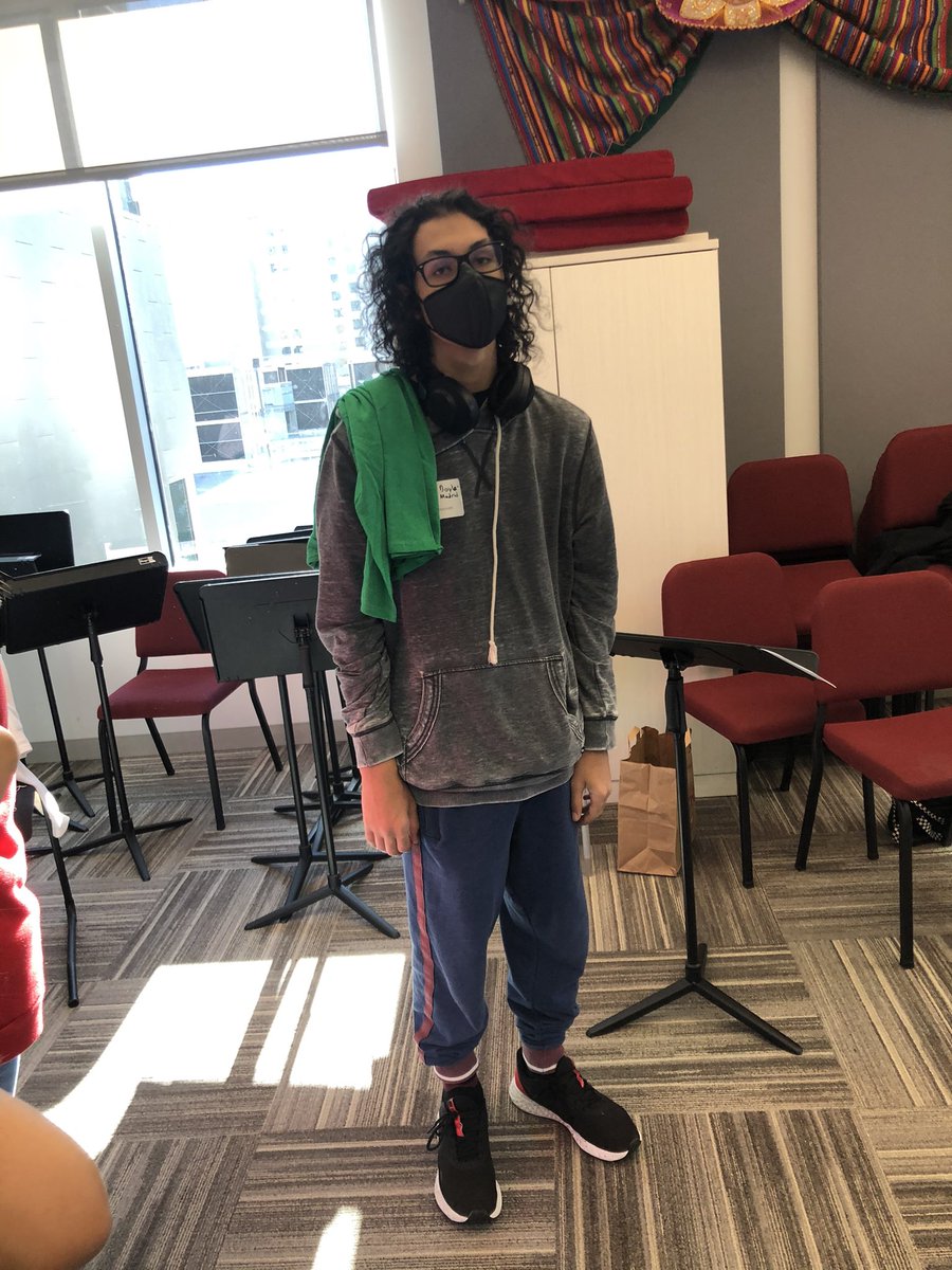 naomi_mad8's tweet photo. @HSPVA Instrumental Middle School Workshops! Fun day! @MHspva Nuevo Jalisco students working hard for their middle school students. #Will #Mariachi #RaisingMusicians #MusicIsOurSport 🎼🎺 https://t.co/9nE4ODOoaC