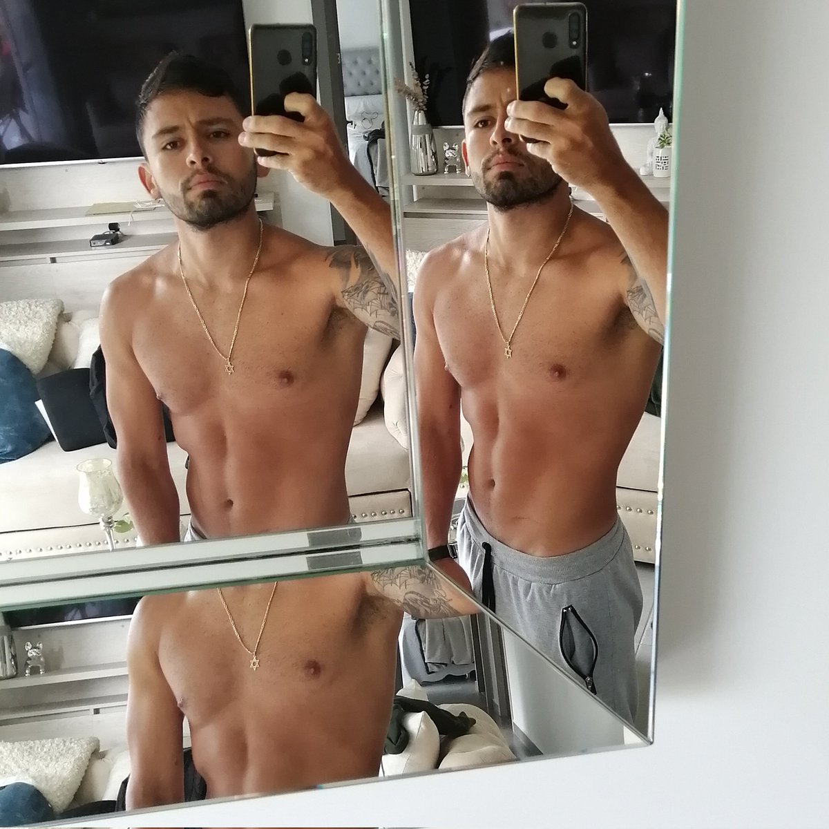Sebastianlug's tweet photo. #NuevaFotoDePerfil2021 https://t.co/8x0GOOmCbc