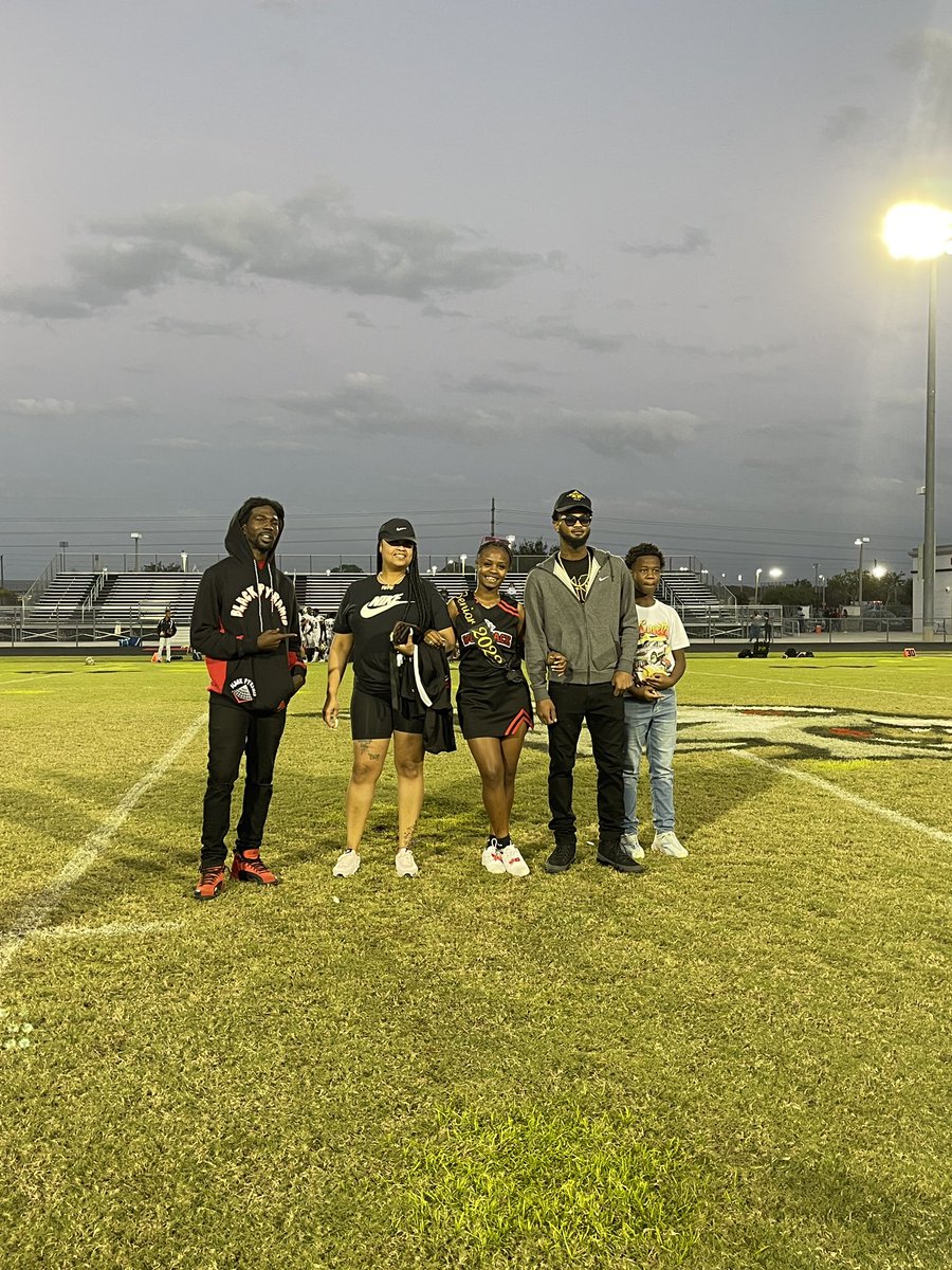 SouthFMHS's tweet photo. SENIOR NIGHT 2021 was a success🐺🎉  Thank you for your commitment to the Wolfpack Varsity Cheerleading Squad! Congratulations!! @SFMHSCheer #TEAMSOUTH #POWERFUL https://t.co/bE3tLc6Oxg