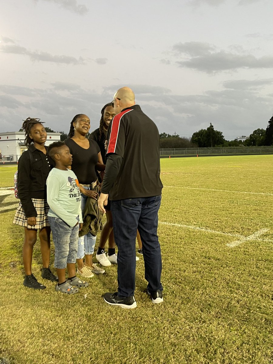 SouthFMHS's tweet photo. SENIOR NIGHT 2021 was a success🐺🎉  Thank you for your commitment to the Wolfpack Varsity Cheerleading Squad! Congratulations!! @SFMHSCheer #TEAMSOUTH #POWERFUL https://t.co/TPRRX25M8S