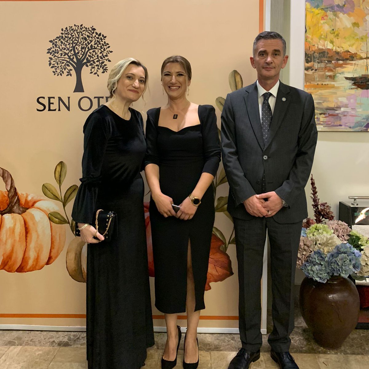 29 ekim resepsiyonumuzdan
İyiler iyiki varız ☀️
<a href="/iyiparti/">İYİ Parti</a> 
<a href="/meral_aksener/">Meral Akşener</a>
<a href="/iyiserdivan/">İYİ Parti Serdivan İlçe Başkanlığı</a> 
<a href="/UmitDikbayir/">Ümit Dikbayır</a> 
@nigardikbayir