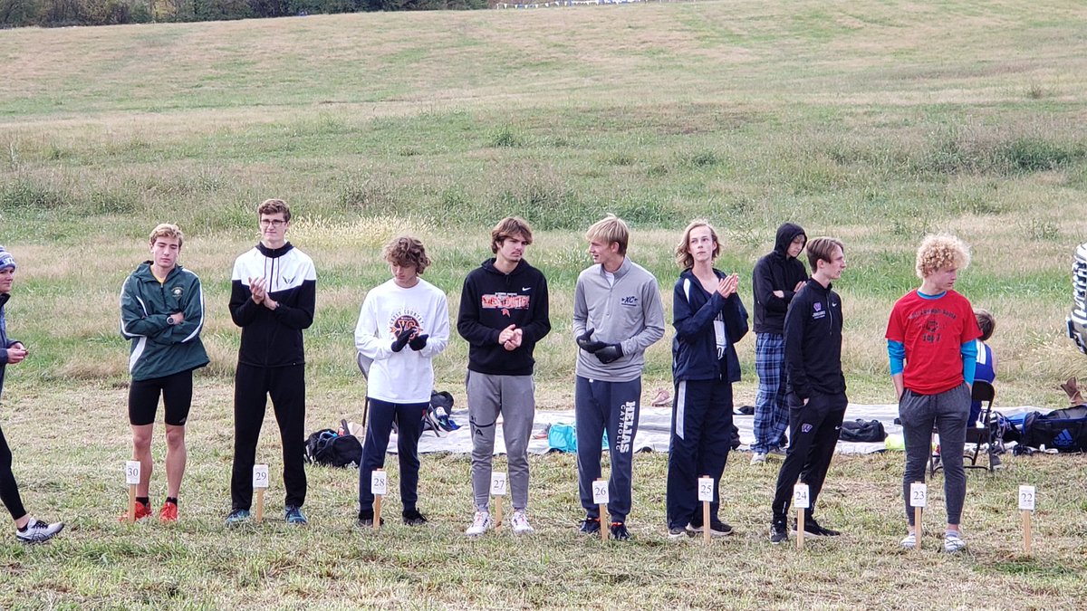 We have booked our tickets to the state championship! Senior, Ben Weissler, grabbed 28th place and a trip to Gans Creek next week for the Missouri State Meet! #huskyxc