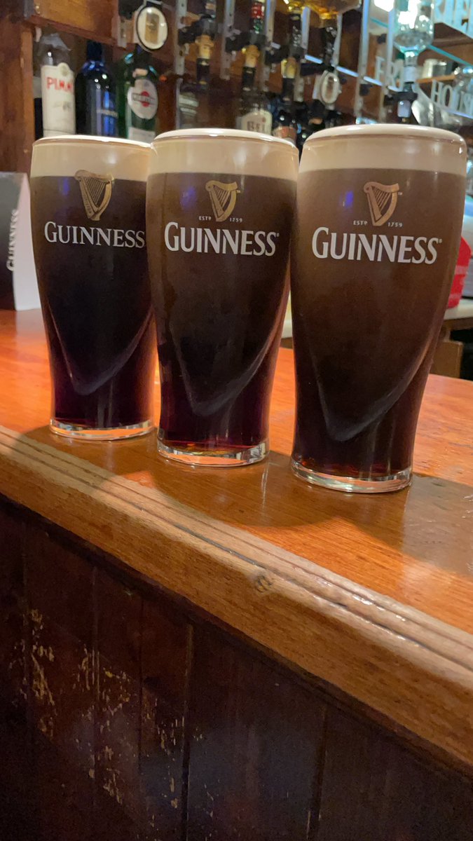 RJ102's tweet photo. @shitlondonguinn is there any room for a perfect pint?? https://t.co/eQQgSLUL2j