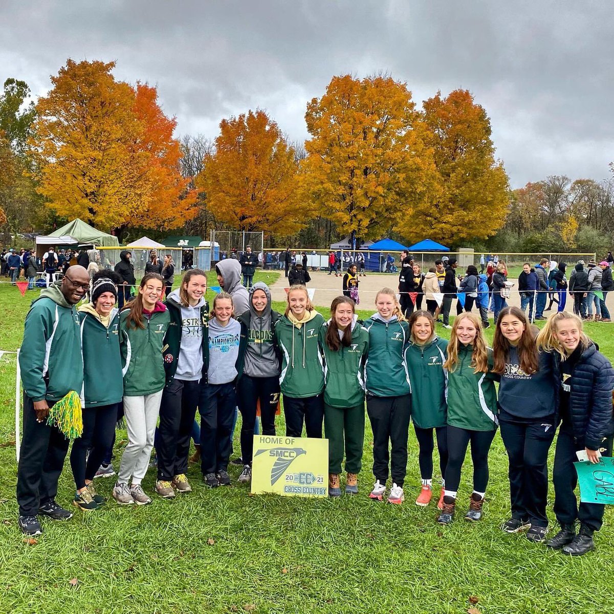 LizShafer2's tweet photo. This team!!! The SMCC Women’s XC team qualifies for states. This has not happened since 2011!! So incredibly proud of the determination this team has shown! @AthleticsSMCC @SMCCMonroe @MonroeSports @NilesKruger https://t.co/gVaUtUedll
