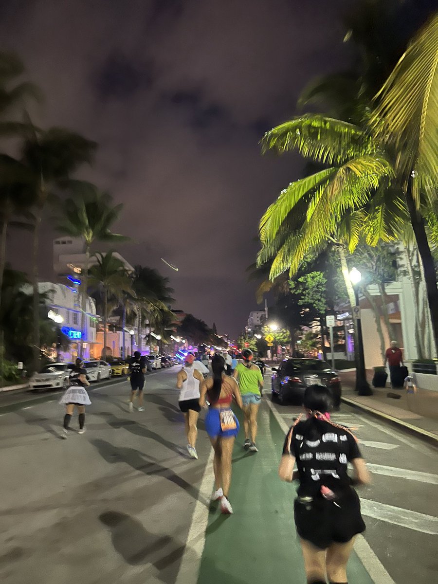 walterpaddy's tweet photo. Miami Beach Halloween Half Marathon ✅ 🎃
#miamibeach #halfmarathon https://t.co/Qv4emzyKvn