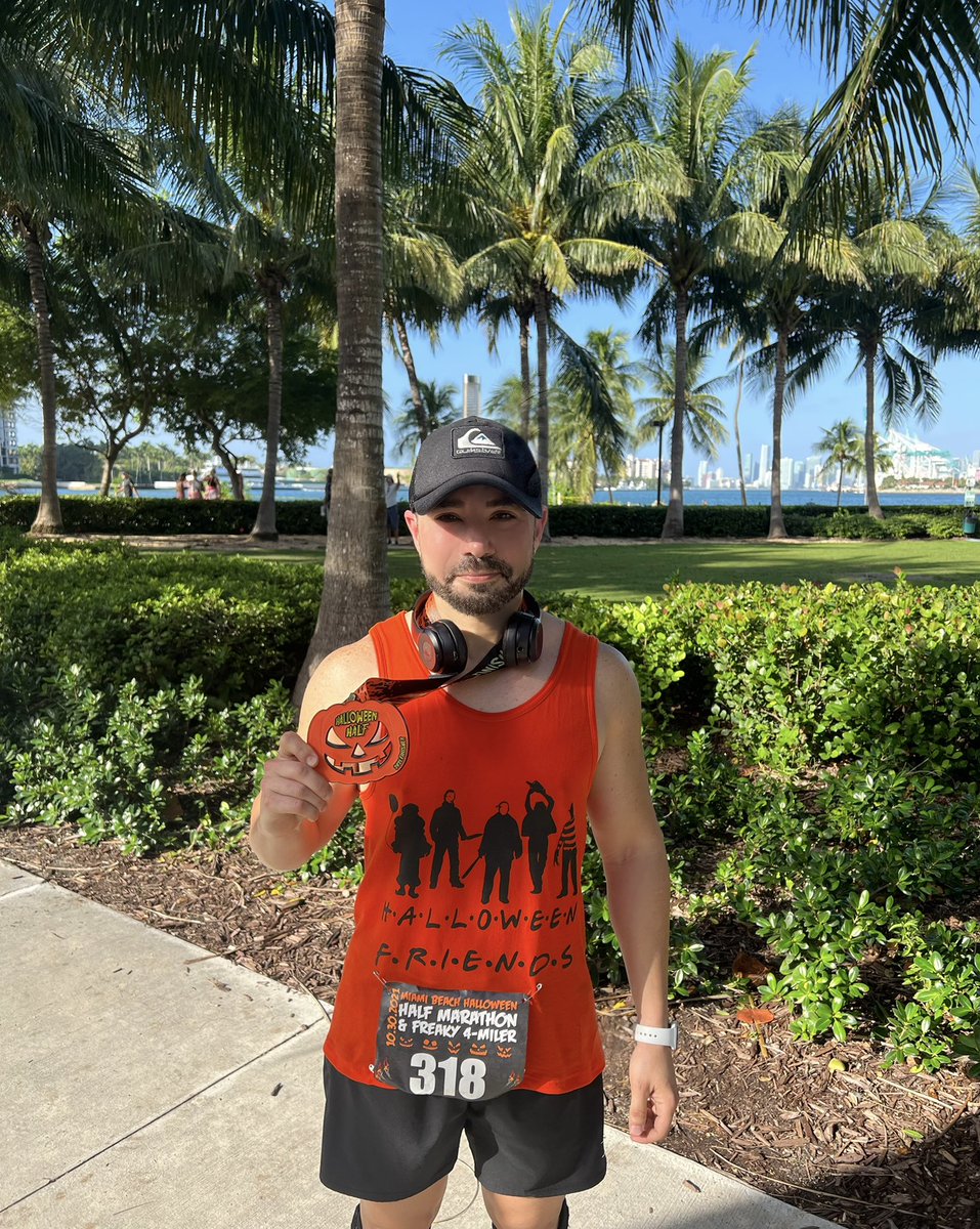 walterpaddy's tweet photo. Miami Beach Halloween Half Marathon ✅ 🎃
#miamibeach #halfmarathon https://t.co/Qv4emzyKvn