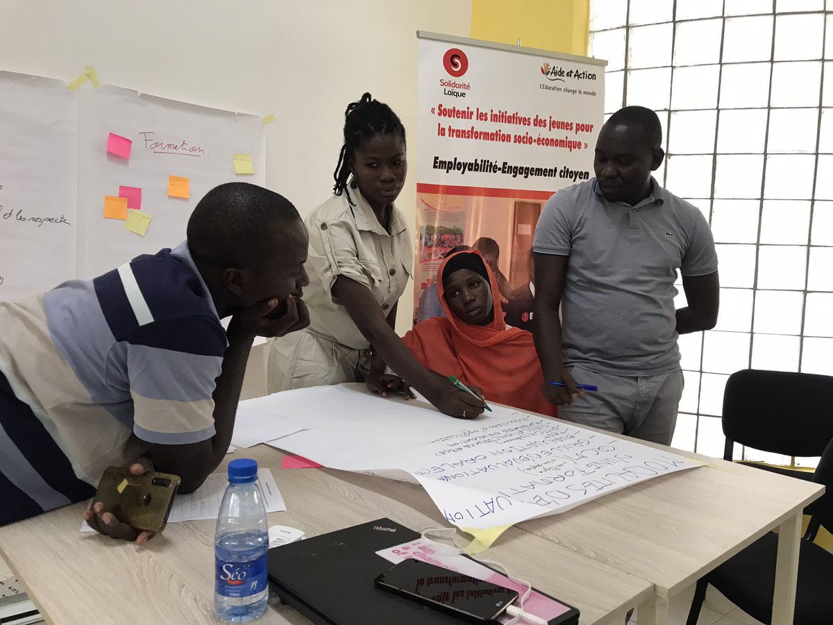 Journée de formation de formateurs avec 12 volontaires du #LABIS de <a href="/SolidLaique/">Solidarité Laïque</a> à Dakar, animé par <a href="/Mellalsamir/">Samir Mellal</a> , formateur à la @Manucoop_fr .
L’enjeu est d’accompagner les volontaires à mener des actions de formation au bénéfice des jeunes du LABIS. 
Soutenue par <a href="/AFD_France/">Agence Française de #Développement (AFD) 🇫🇷 🇪🇺</a>