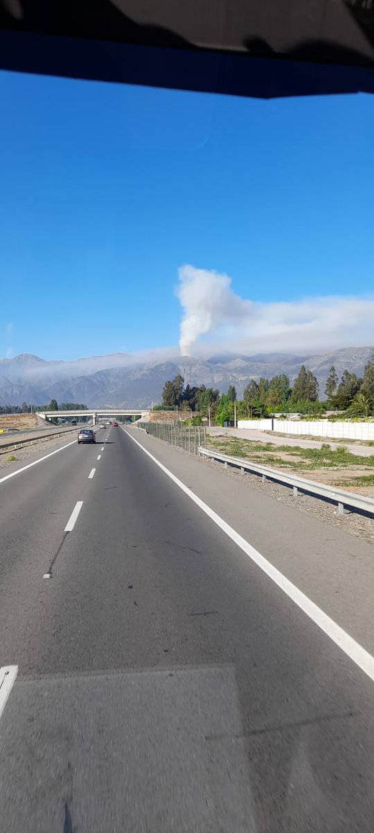 CiaOctava's tweet photo. Nuestra Compañía se encuentra en apoyo a Cuerpo de Bomberos de Paíne por incendio forestal  con unidad de Abastecimiento Z0. https://t.co/n696s8EjMV