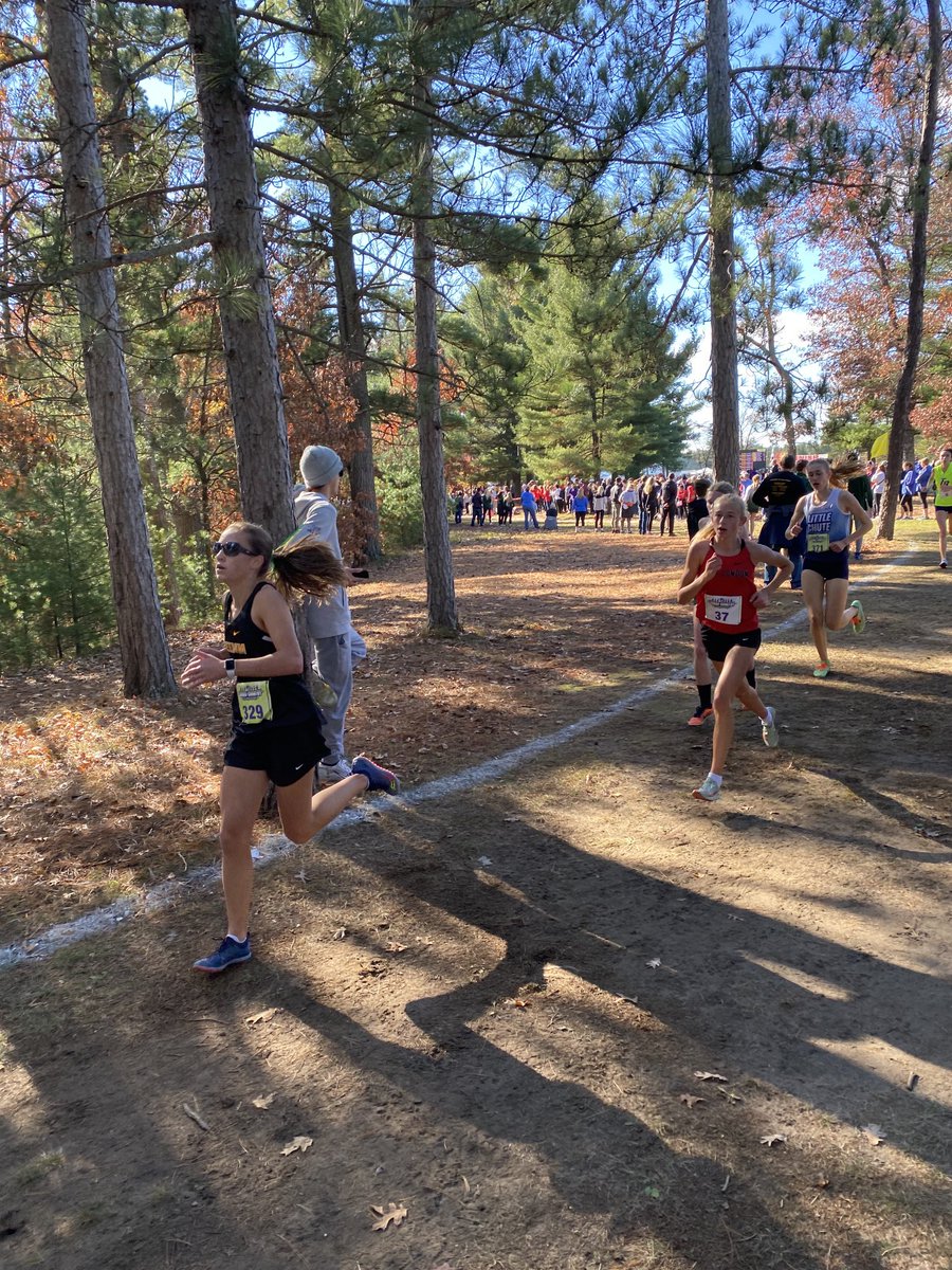 ActivitiesNlhs's tweet photo. Macy Reybrock places 10th at the WIAA D2 state CC meet - and earns a spot on the podium - with a time of 19:28. Congratulations Macy! https://t.co/UE05KaS7vg