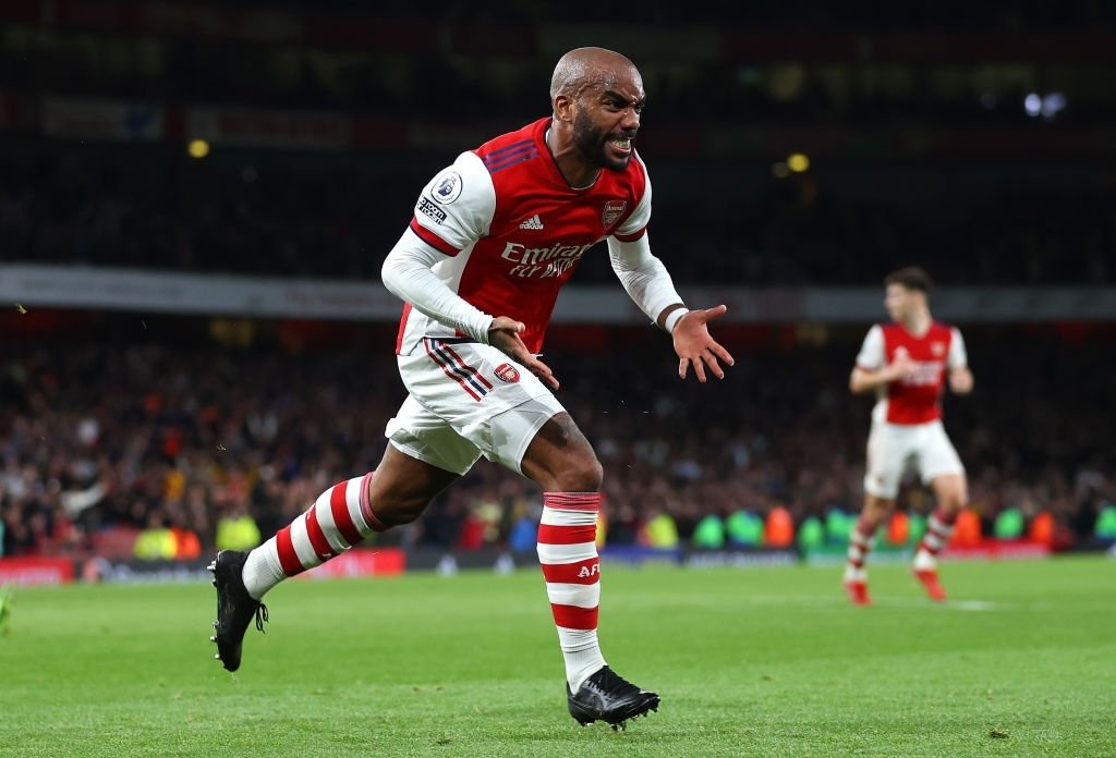 AtletiFrancia's tweet photo. 🚨💣 BREAKING : Alexandre Lacazette a pour intention de signer à l'Atlético de Madrid l'été prochain.

→ En fin de contrat en juin 2022, le français ne prolongera pas avec Arsenal.

→ Le natif de Lyon souhaite jouer aux côtés d'Antoine Griezmann.

• 🏴󠁧󠁢󠁥󠁮󠁧󠁿⛅ @Daily_Express • https://t.co/xvRleyhKCV
