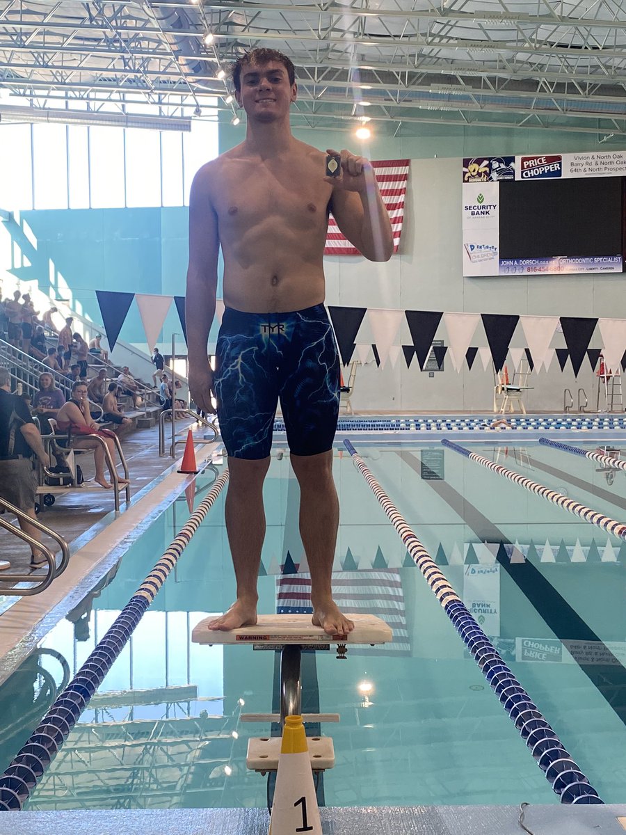 phsouthswimdive's tweet photo. 50 Freestyle Results: Matt Henderson 12th, Grady Burns 9th, Jacob Knittel 6th, and Luke Brown moves up a seed and places first overall with a time of 22.37 #southswim #redconference https://t.co/KOvstK4x5R