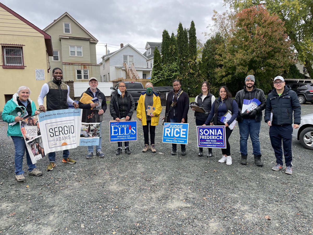KathyMSheehan's tweet photo. Thank you to all the volunteers in the 1st, 6th, and 7th Wards who helped Get Out The Vote this AM!

Special thanks to @soniafrederick, @mpeterforalbany, and Sergio Adams for hosting - and to @DariusForAlbany for helping organize the lit and donuts! https://t.co/EUYpBbz7j4