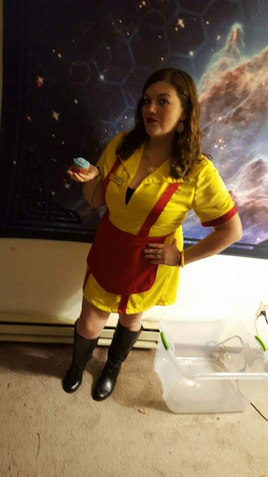 Faithdani's tweet photo. That year I was @OfficialKat for Halloween! @2BrokeGirls #2brokegirls #KatDennings @WhitneyCummings https://t.co/cRPrTkXj7q