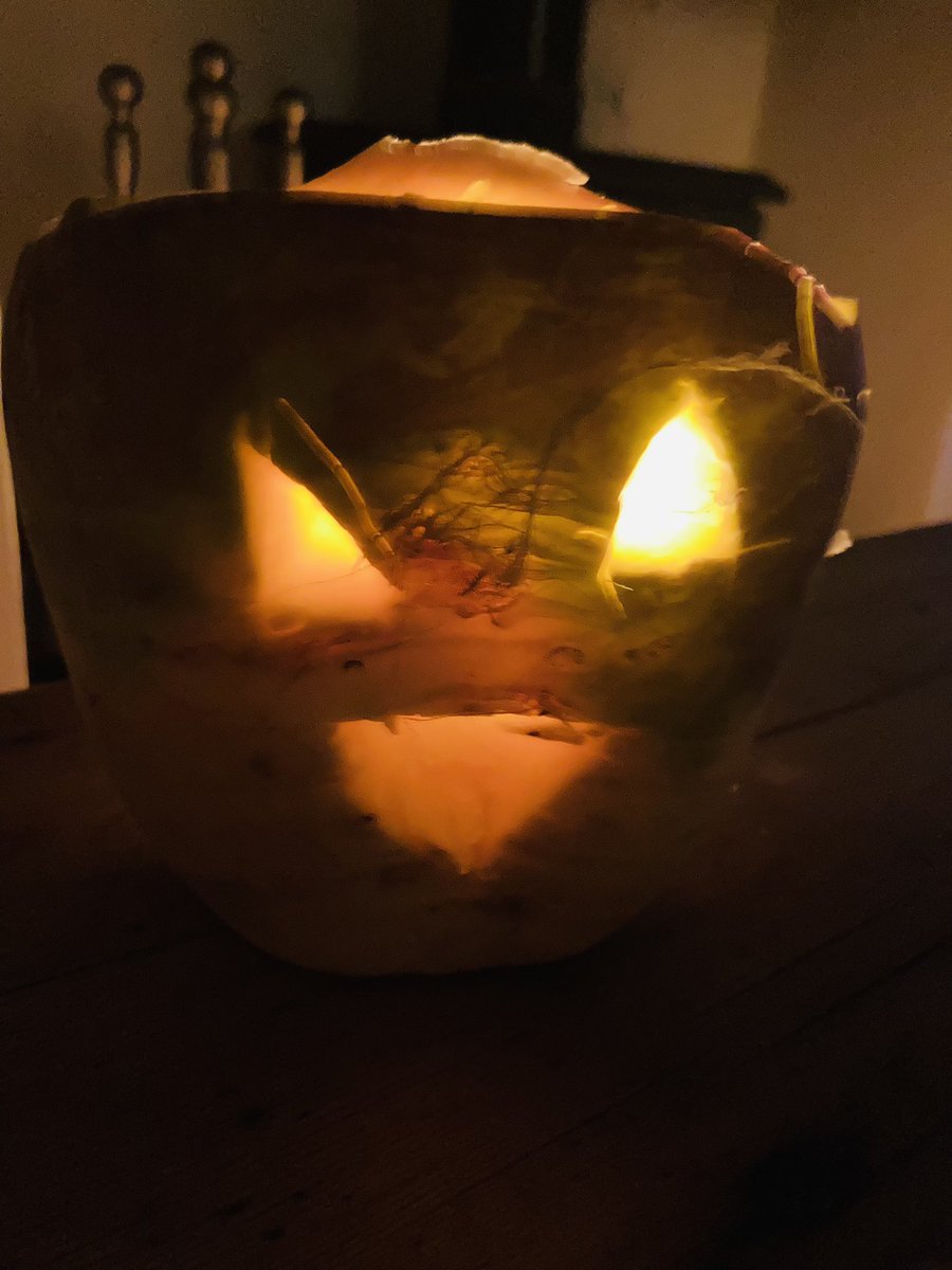 lippett_mark's tweet photo. #LanternTurnip #jackolantern #Salheim #ChildhoodMemories Starry nights, crispy cold and  smell of candle and turnip ! #haloween2021 🎃 https://t.co/OiiupP1HgL