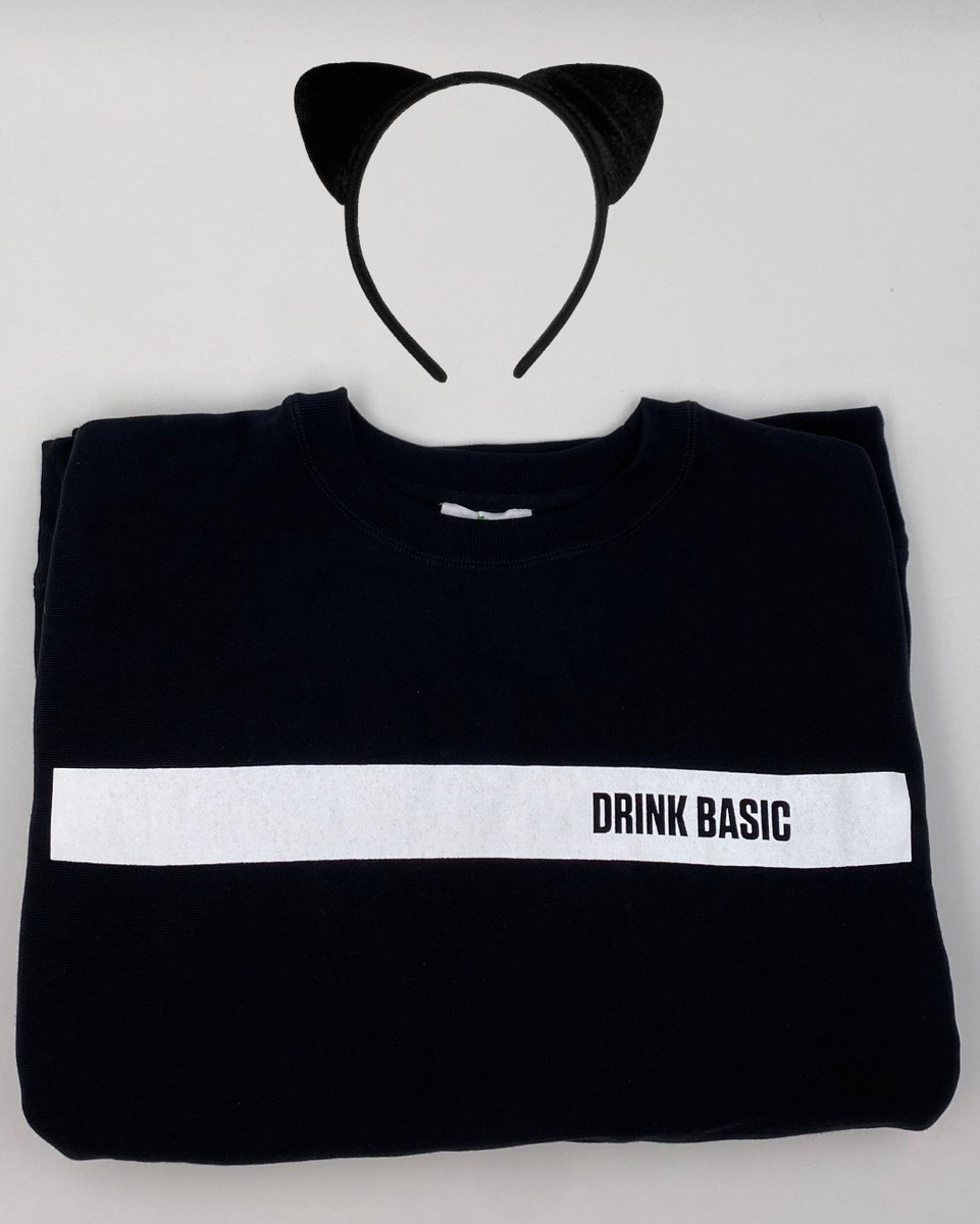 drink_basic's tweet image. Last minute basic black cat costume, just add vodka