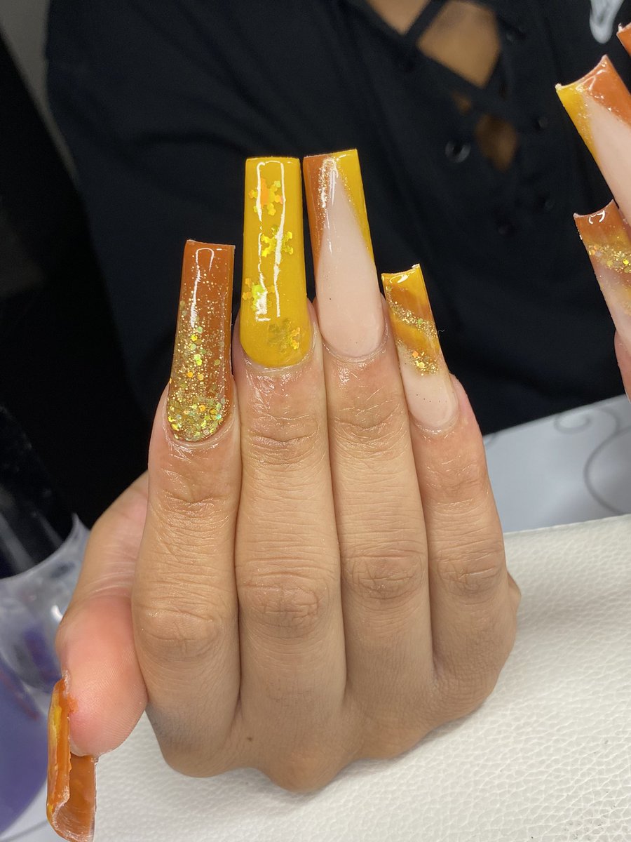 lyahdc_'s tweet photo. Fall set on my nail ambassador ๐ค๐
**
#uwg #uwgnails #uwg25 #uwg24 #uwg23 #uwg22 #atlnails #explore #carrollton https://t.co/kuLBd0EhPi