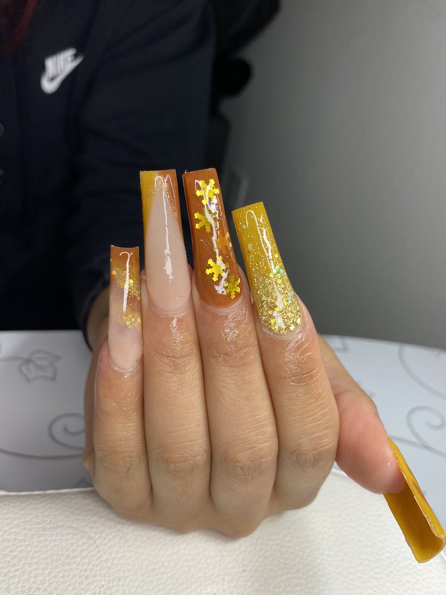 lyahdc_'s tweet photo. Fall set on my nail ambassador ๐ค๐
**
#uwg #uwgnails #uwg25 #uwg24 #uwg23 #uwg22 #atlnails #explore #carrollton https://t.co/kuLBd0EhPi