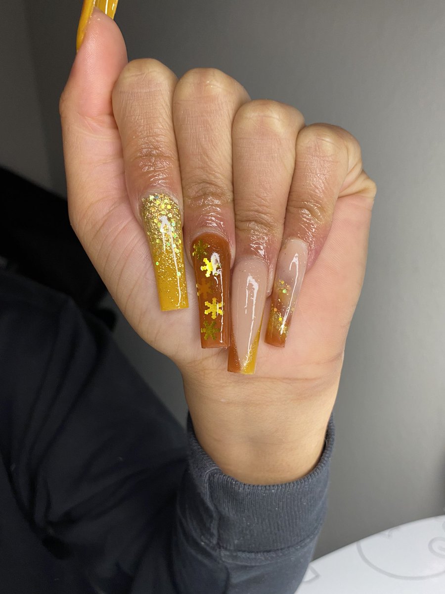 lyahdc_'s tweet photo. Fall set on my nail ambassador ๐ค๐
**
#uwg #uwgnails #uwg25 #uwg24 #uwg23 #uwg22 #atlnails #explore #carrollton https://t.co/kuLBd0EhPi