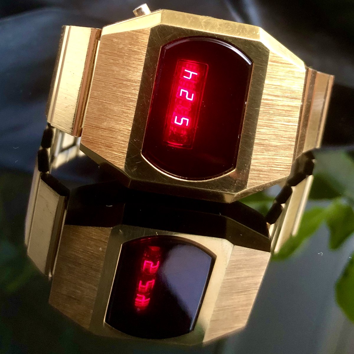HardcupRU's tweet image. UNITREX: LED Watch from 80’s
hardcup.ru/unitrex-светод…
#unitrex #led #watch #ledwatch #80s