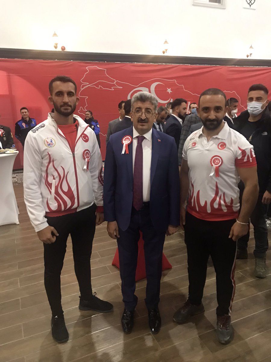 29 Ekim Cumhuriyet Bayramı resepsiyonu Van Valimiz Sayın Mehmet Emin Bilmez bey ile bir kare <a href="/valibilmez/">Mehmet Emin Bilmez</a> <a href="/GSB_Van/">Van Gençlik ve Spor İl Müdürlüğü</a> <a href="/tcvanvaliligi/">T.C. Van Valiliği 🇹🇷</a> <a href="/tcbestepe/">T.C. Cumhurbaşkanlığı</a> <a href="/kasapoglu/">Dr. Mehmet Kasapoğlu</a> <a href="/salimkayici/">Salim KAYICI</a>