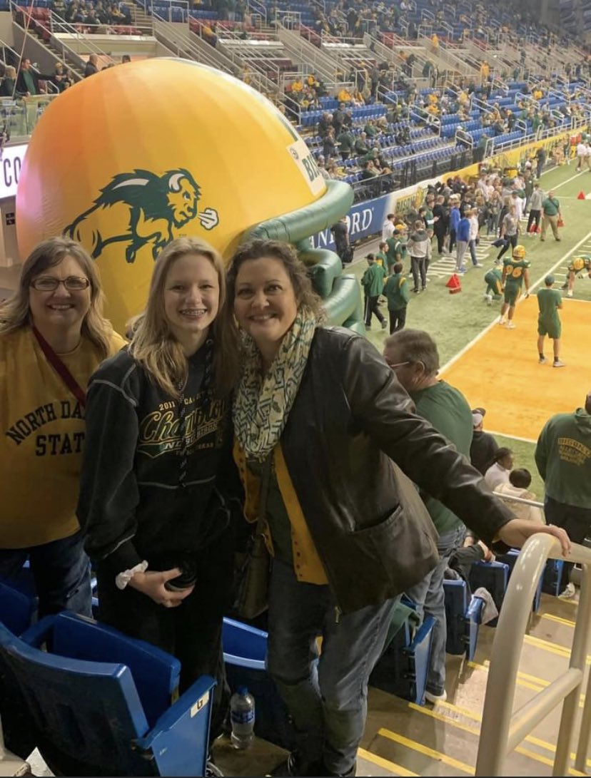 DaniKate4's tweet photo. #scheelsgameday https://t.co/4f57SQHWqb