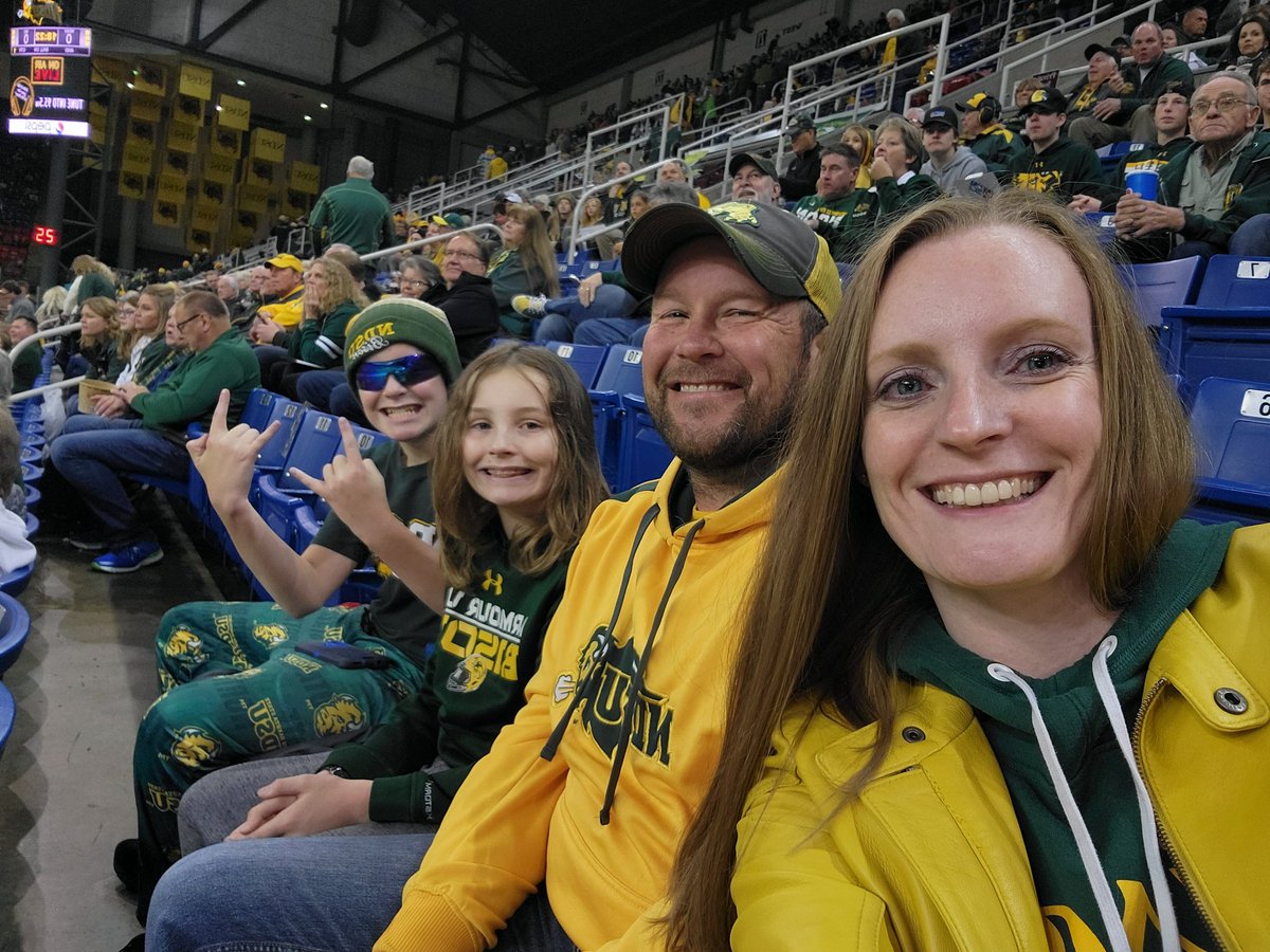 mamaniff's tweet photo. #GoBison #ScheelsGameDay https://t.co/zihzbBQRUH
