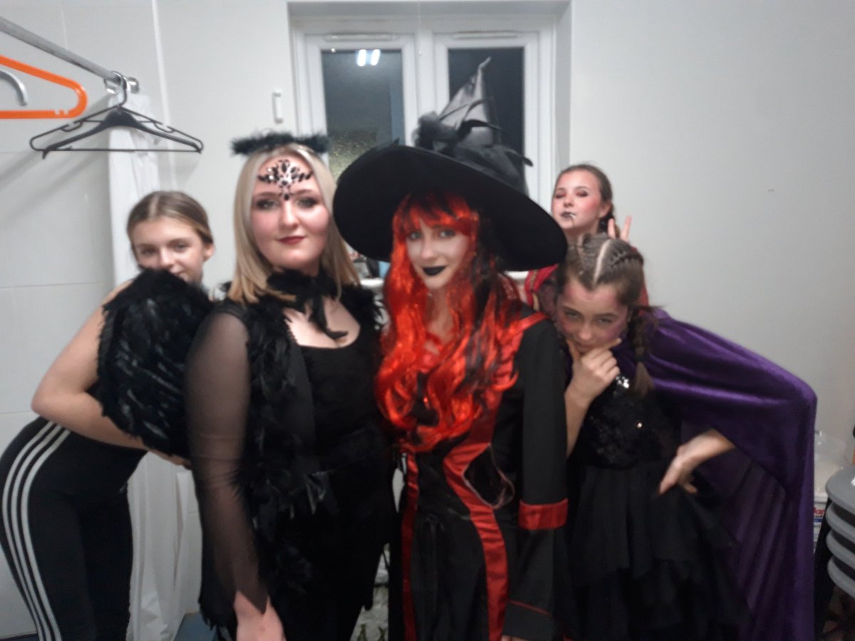 officialjacobi2's tweet photo. They think Boo's all over... it is now! Well done to all our amazing cast and crew! https://t.co/wHkIFstKw7