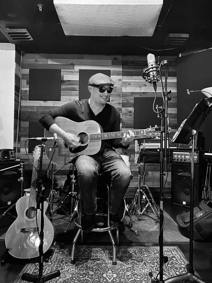 justjudi3277's tweet photo. Incredible! @tommymarzband live in the studio! This is such an awesome trip! https://t.co/JI6AnhK3Rh