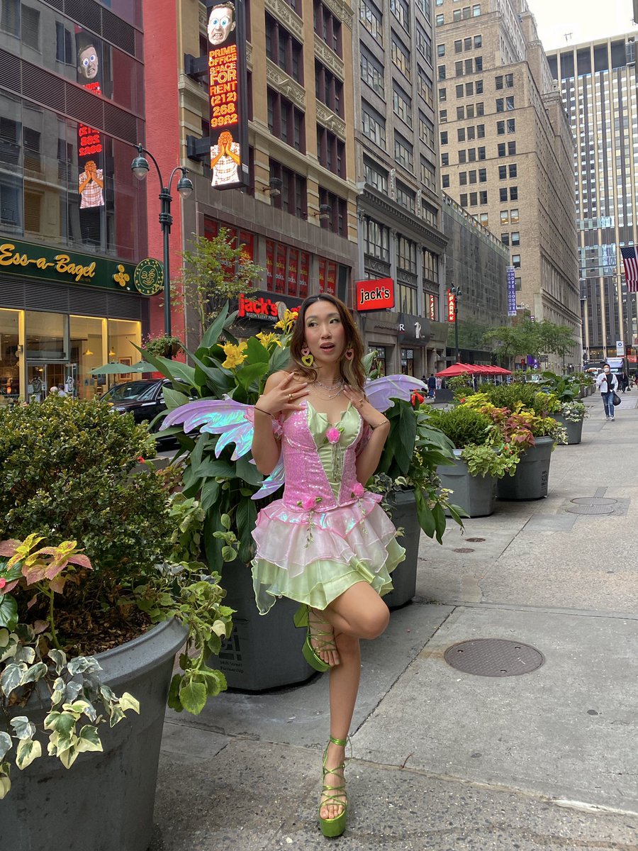 loversinIace's tweet photo. Harryween Fancy Dress Party 🧚🏼🌷🍀 https://t.co/ugON8IhEe0