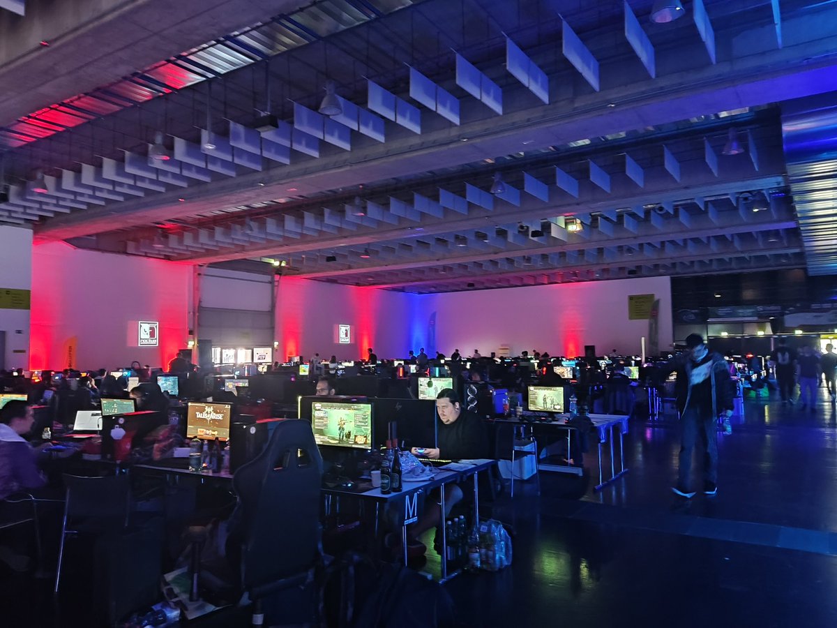 Today we were at the <a href="/VulkanLAN/">VulkanLAN</a> together with <a href="/INekiii/">iNekiii</a> and Chewes. 

A great experience and a big show! Thanks for the memories 🎶

#esports #gaming #Austria #beFiery 🔥