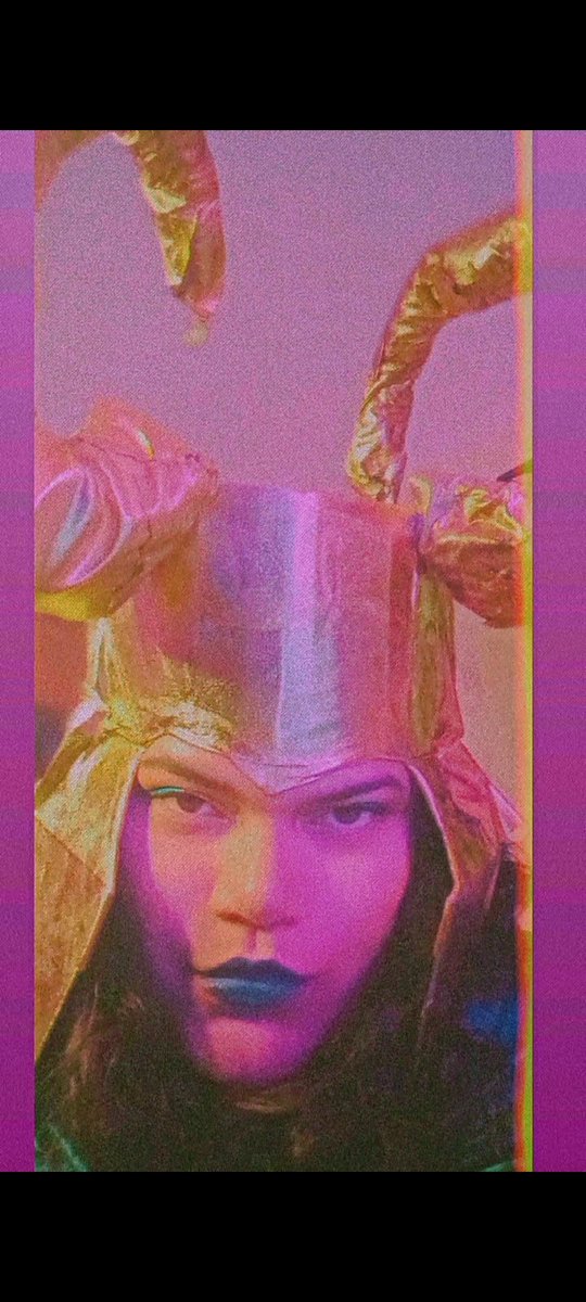 VenusInPiscis's tweet photo. Burdened with glorious purpose #halloween2021 #awkwardSelfie ๐๐ซโจ๐ https://t.co/OjKcjJa9EY