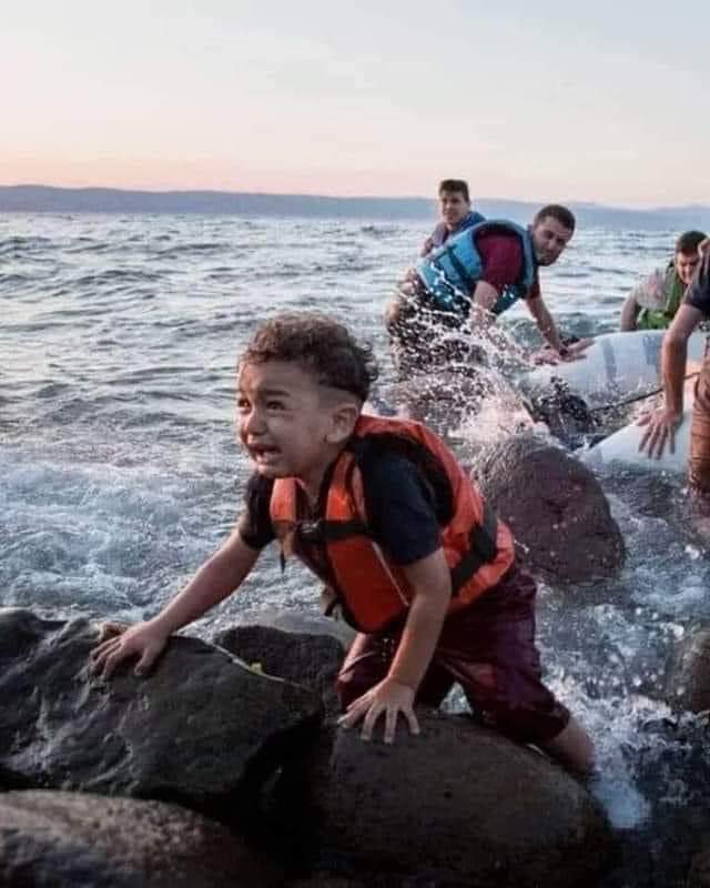 bembelly's tweet photo. 📍Si cet enfant est un «#danger» pour #Zemmour &amp; sa clique de #fachos de +en+ nombreux, alors oui la 🇫🇷France est devenue un putain de pays de tarés! Point. https://t.co/lKGnjwHzBy