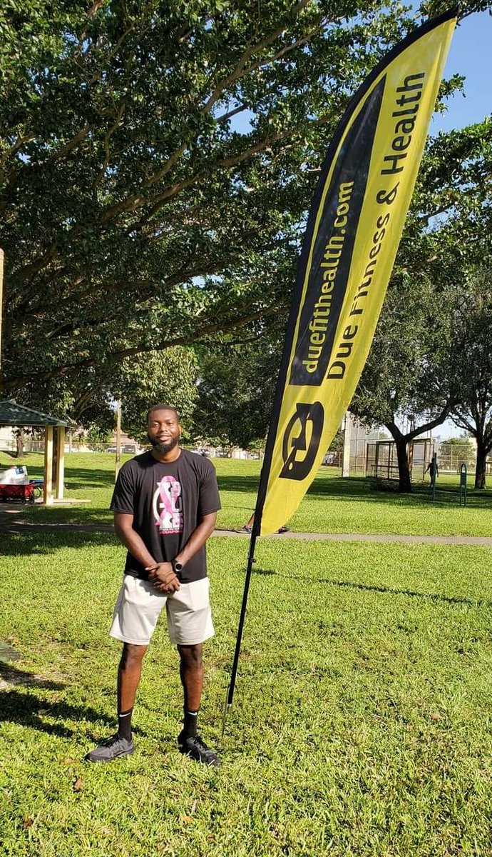 DavidLDavisII's tweet image. Always make time to love on my people. #BreastCancerAwareness #RIPgma