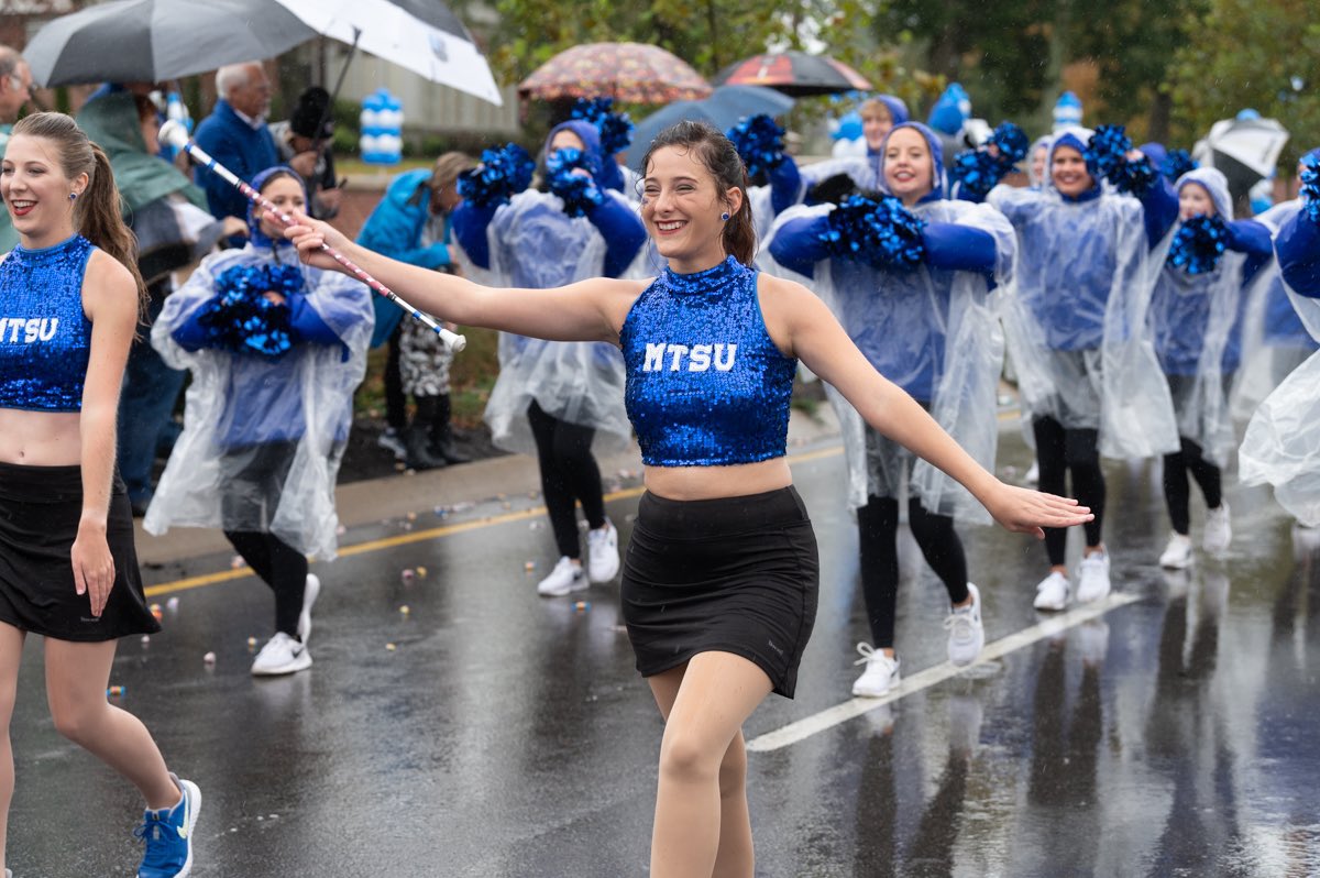 MTSU's tweet photo. Rain or shine... the #trueBOO spirit is alive! 👻 #trueBLUE #mtsu #MTSUHomecoming https://t.co/jwQjIac2O2