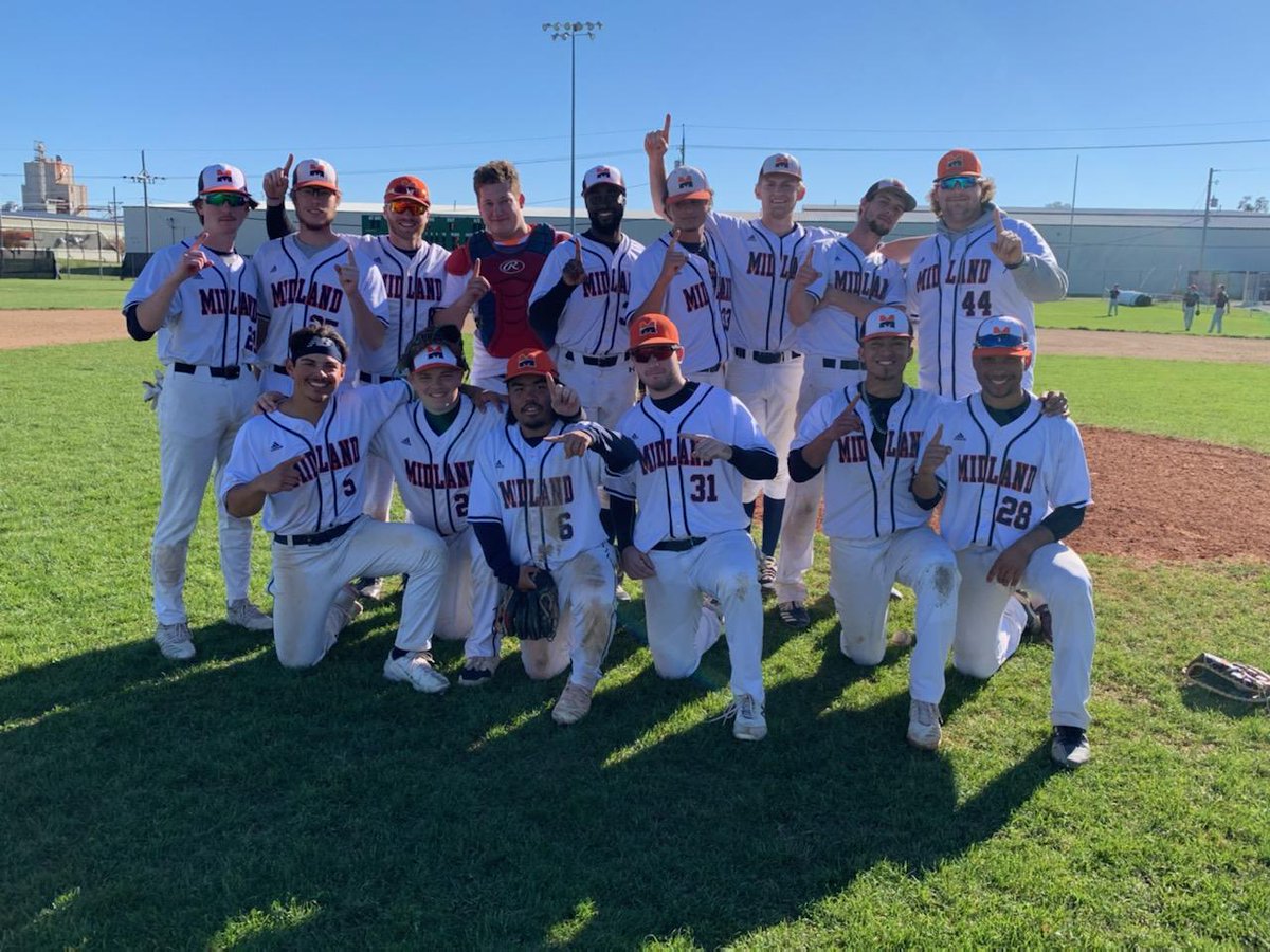 Ladies and Gentlemen...your 2021 Battle for Blood Champion White Team.  White swept their way to the Championship led by Peyton Garbers and Matt Ross.  Congratulations to Team White!!
#battleforblood