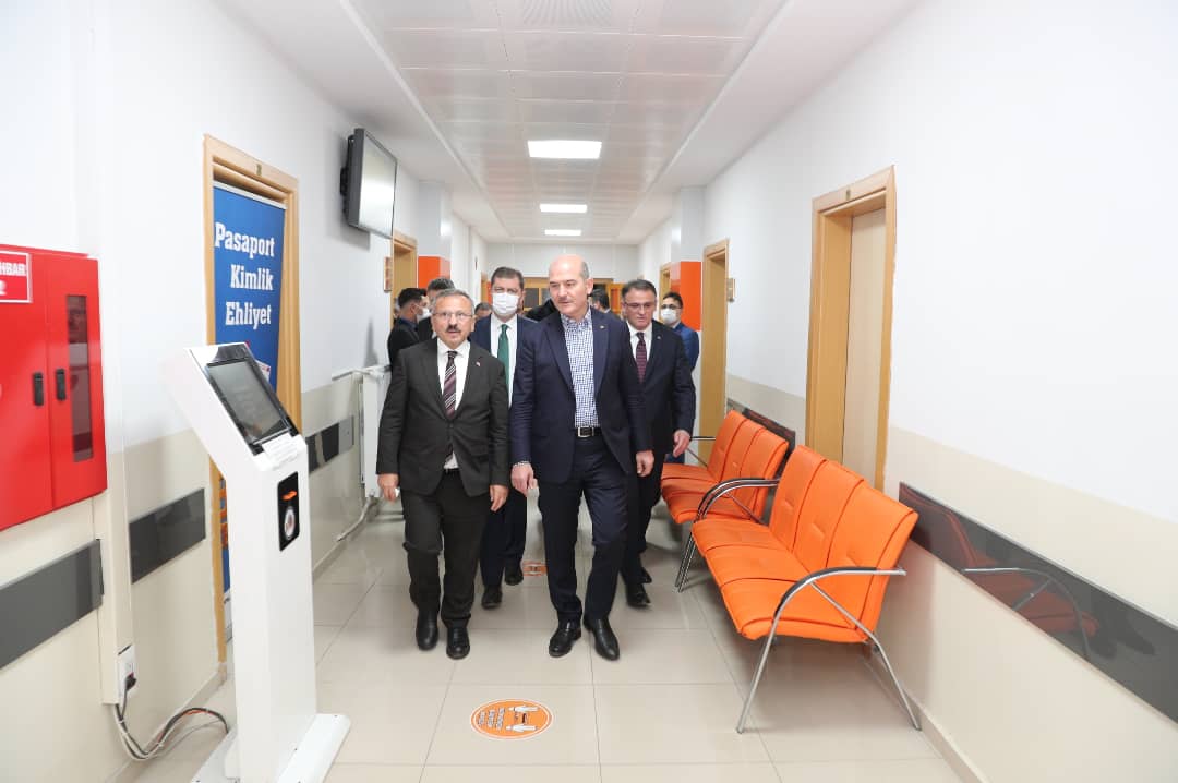 İçişleri Bakanımız Sn. Süleyman Soylu, Valimiz ve beraberindeki heyet, <a href="/TC_icisleri/">T.C. İçişleri Bakanlığı</a> Bakanlığımızın Konsept Nüfus Müdürlüğü projesi ile düzenlenen ve yepyeni kimliğiyle hizmet vermeye başlayan  İl Nüfus ve Vatandaşlık Müdürlüğümüzü ziyaret etti.