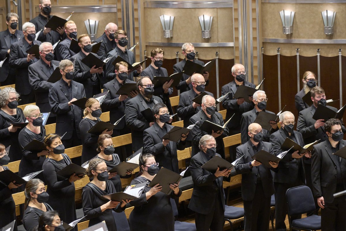 CleveOrchestra's tweet image. A nearly full house heard the @COChorus's triumphant return to the Mandel Concert Hall stage at Severance last Thursday in a special two piano arrangement of Brahms's German Requiem. We ❤ the dedicated &amp;amp; talented musicians who make this chorus incredible. #ClevelandOrchestra