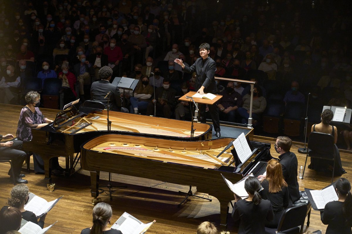 CleveOrchestra's tweet image. A nearly full house heard the @COChorus's triumphant return to the Mandel Concert Hall stage at Severance last Thursday in a special two piano arrangement of Brahms's German Requiem. We ❤ the dedicated &amp;amp; talented musicians who make this chorus incredible. #ClevelandOrchestra