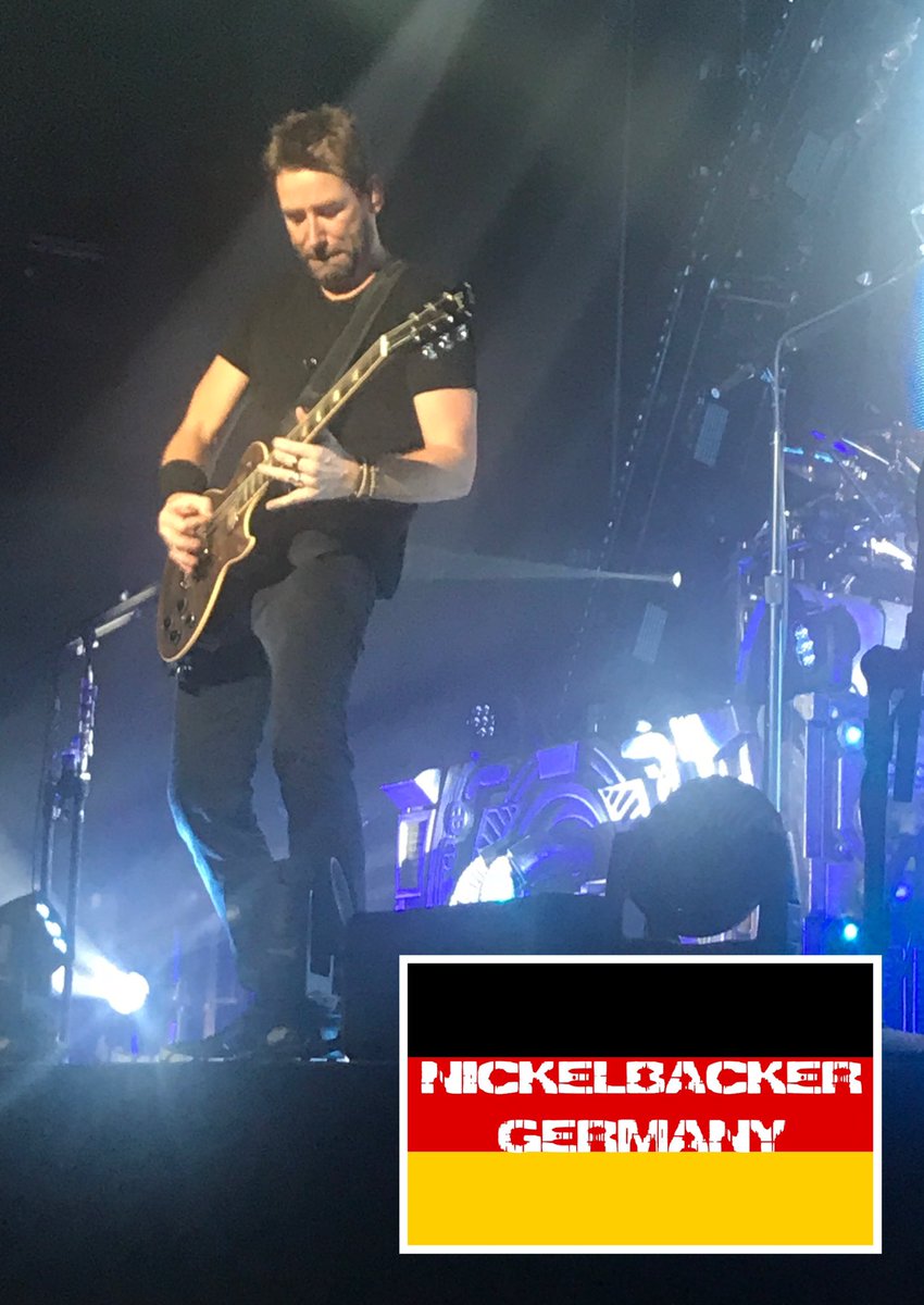 NBFansGermany's tweet photo. For those of you who didn‘t know the guitar: Here it is. This photo was taken by me at the show in Paris (France) on June 26, 2018 (#FeedTheMachineTour).
#ILoveNickelback https://t.co/gNWaXAE3Qk