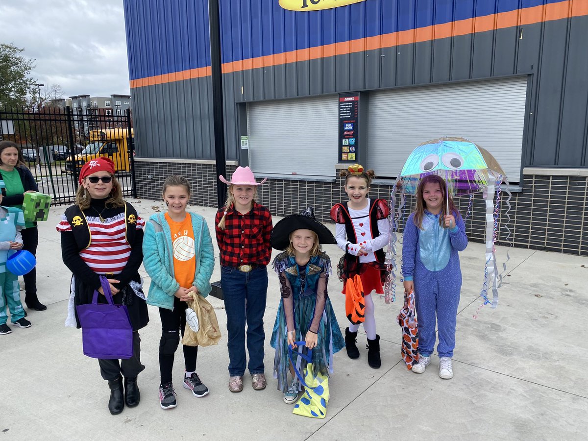 capitalcupark's tweet photo. Thank you to all who came out for our Tricks and Treats event today presented by @fleet_farm. Here are a few pictures of some really COOL and SPOOKY costumes we saw! #halloween2021 https://t.co/fcTARDN9em