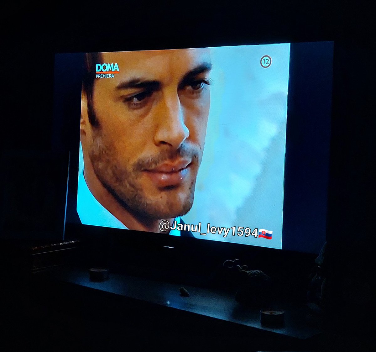 janullevy1594's tweet photo. William en mi casa en la gran pantalla de televisión 😜❤
Siempre encuentro tiempo para ver a mi gran Max Sandoval @willylevy29 #williamlevy #TDA #MaxSandoval 🤗😘❤🇸🇰👍👏 https://t.co/IkQ629JVrB