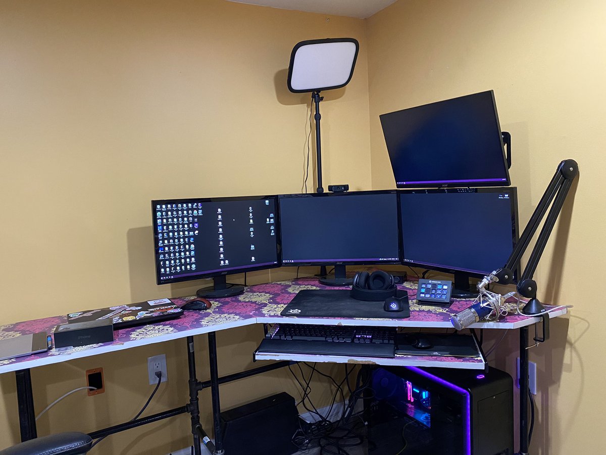 rudem00se's tweet photo. Good news: the things turn on! 
We’re almost there 😂 https://t.co/A655ZnY1AF