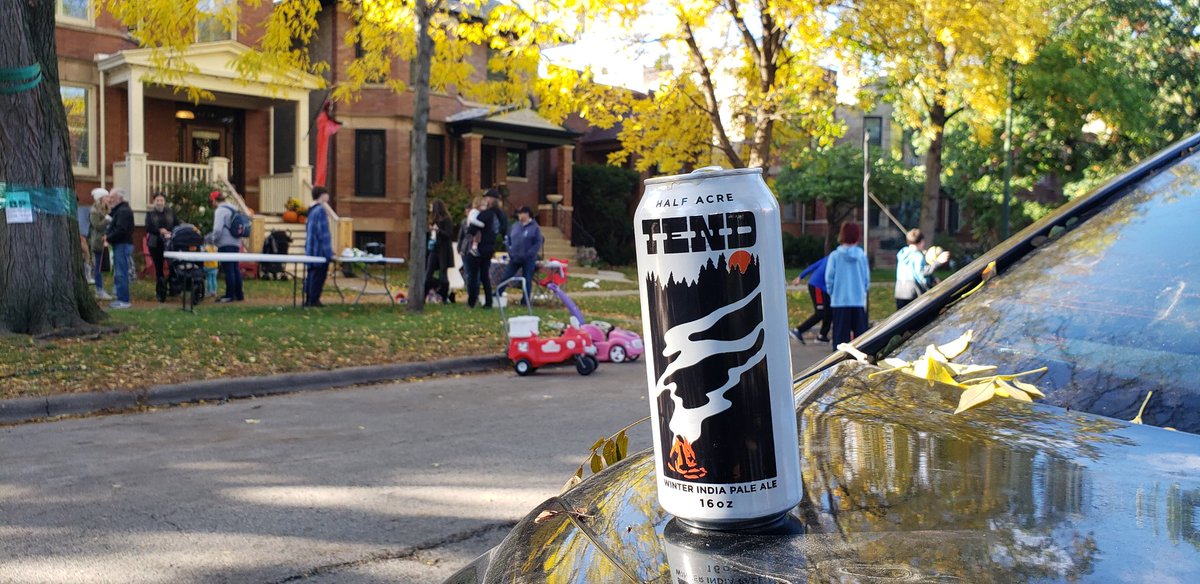 michaelmeidroth's tweet photo. Perfect fall block party beer. Thanks for making this @HalfAcreBeer https://t.co/P42HlGAXAF