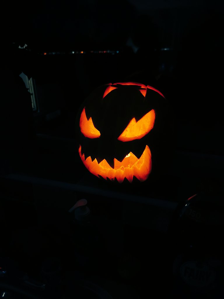 fromthemakerpod's tweet image. Anyone else been hard at work carving for #halloween #pumpkincarving #pumpkin