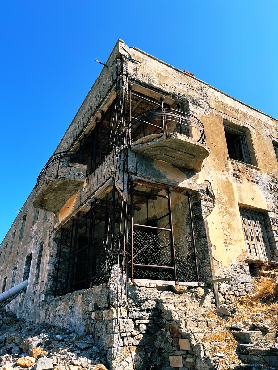 XeroMark's tweet image. It’s hard to imagine this beautiful island was used as a leper colony. #Spinalonga #Crete