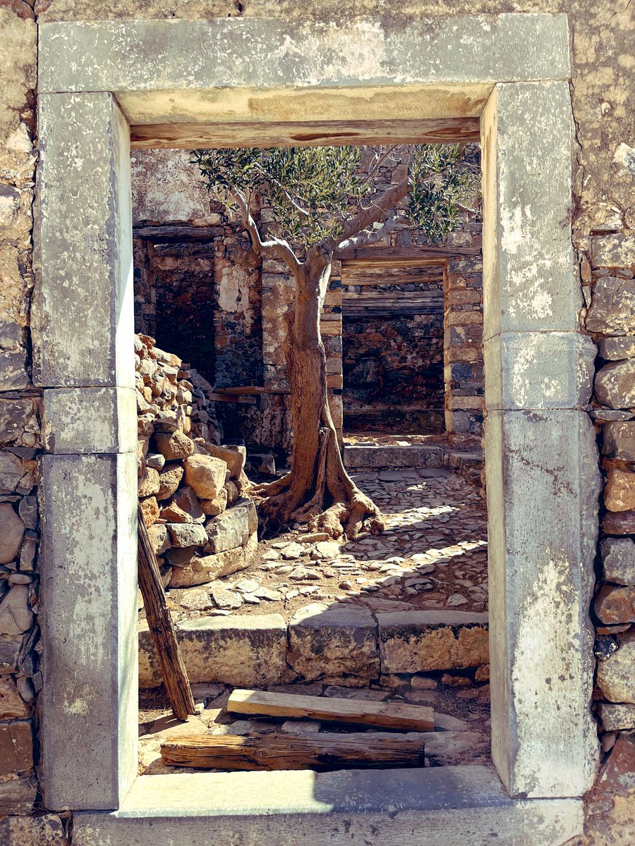 XeroMark's tweet image. It’s hard to imagine this beautiful island was used as a leper colony. #Spinalonga #Crete