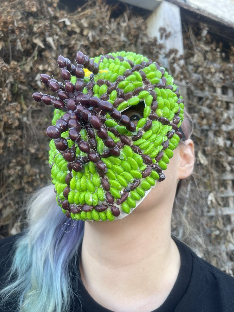 Fabruhlissa's tweet photo. Is there something on my face? I can’t tell🕷🕷🕷 #GISH #Halloweird day 4 @Skittles https://t.co/3PP4hPj9qP